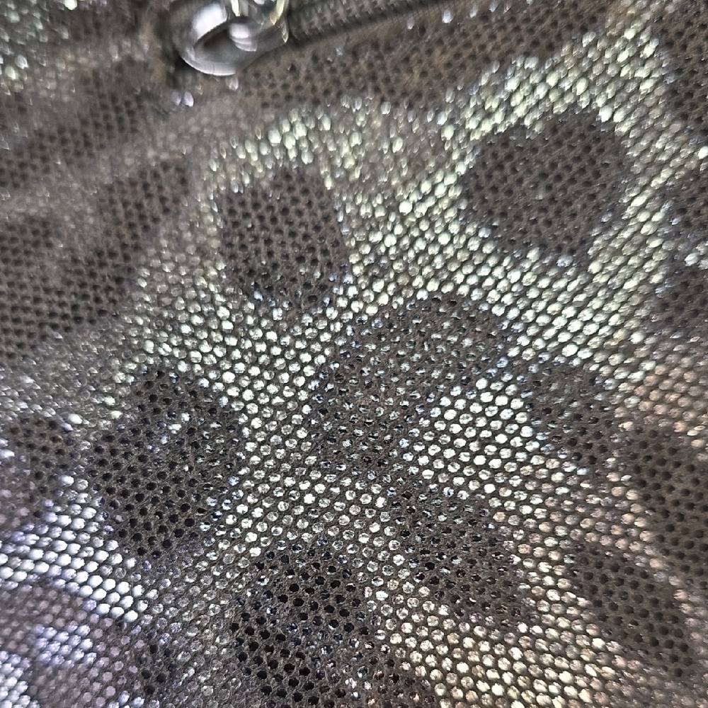 Elegant Silver Gray Leopard Print Leather Shoulder Bag - Picture 10 of 12